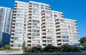 3 odalılar daire Yonge Street'da, Kanada. C$690,000