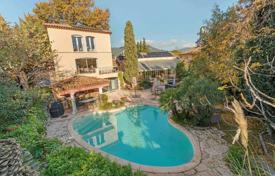 9 odalılar villa Toulon'da, Fransa. 1,370,000 €