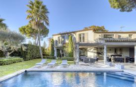 Yazlık ev – Saint-Tropez, Cote d'Azur (Fransız Rivierası), Fransa. 2,750,000 €