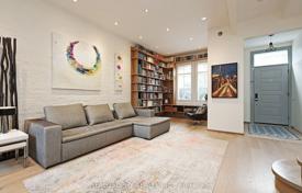 6 odalılar konak Old Toronto'da, Kanada. C$2,557,000