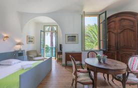 6 odalılar yazlık ev Provence - Alpes - Cote d'Azur'da, Fransa. 5,100 € haftalık
