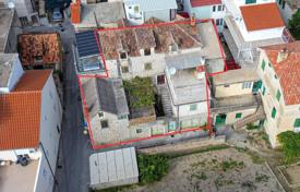 9 odalılar şehir içinde müstakil ev 565 m² Kaštel Lukšić'da, Hırvatistan. 678,000 €