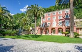 11 odalılar villa Massa'da, İtalya. Price on request