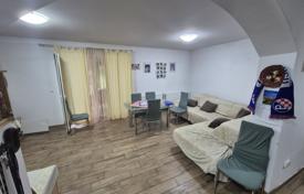 9 odalılar şehir içinde müstakil ev 264 m² Pirovac'da, Hırvatistan. 620,000 €