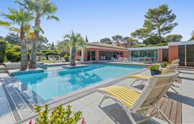 5 odalılar villa Mougins'de, Fransa. 1,840,000 €