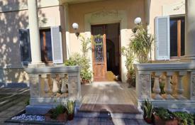 6 odalılar villa 390 m² Porcari'de, İtalya. 750,000 €