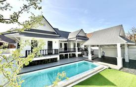3 odalılar villa 250 m² Pattaya'da, Tayland. $286,000