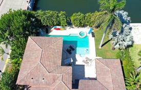 Villa – Golden Beach, Florida, Amerika Birleşik Devletleri. 3,706,000 €