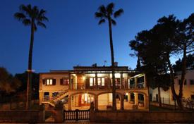 6 odalılar villa 400 m² Alcudia'da, İspanya. Price on request
