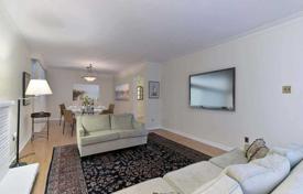8 odalılar şehir içinde müstakil ev Etobicoke'de, Kanada. C$1,314,000