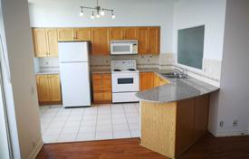 2 odalılar daire Eglinton Avenue East'da, Kanada. C$802,000