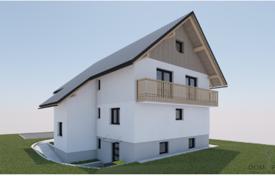 Şehir içinde müstakil ev 362 m² Radovljica'da, Slovenya. 490,000 €