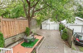 11 odalılar şehir içinde müstakil ev York'da, Kanada. C$1,696,000