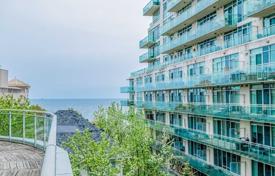 3 odalılar daire Lake Shore Boulevard West'da, Kanada. C$992,000