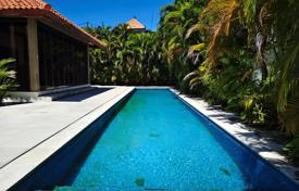 3 odalılar villa 240 m² Seminyak'da, Endonezya. $250,000