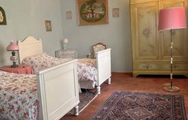 16 odalılar villa Lucca'da, İtalya. 950,000 €
