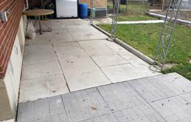 4 odalılar konak North York'da, Kanada. C$1,430,000