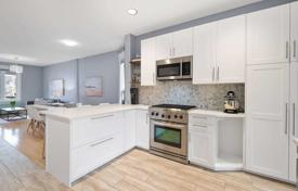 3 odalılar konak Dufferin Street'da, Kanada. C$1,325,000