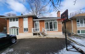 5 odalılar şehir içinde müstakil ev North York'da, Kanada. C$2,520,000