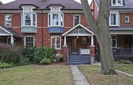 4 odalılar konak Old Toronto'da, Kanada. C$1,277,000