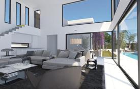 3 odalılar villa 297 m² Estepona'da, İspanya. 1,200,000 €