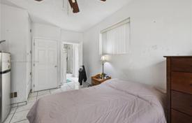 4 odalılar şehir içinde müstakil ev 181 m² Miami'de, Amerika Birleşik Devletleri. $599,000