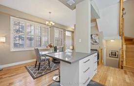 6 odalılar konak Old Toronto'da, Kanada. C$1,614,000