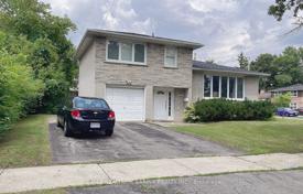 9 odalılar şehir içinde müstakil ev North York'da, Kanada. C$1,866,000