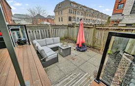 4 odalılar konak Old Toronto'da, Kanada. C$1,995,000