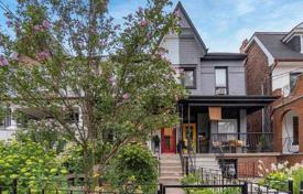 3 odalılar konak Old Toronto'da, Kanada. C$1,538,000