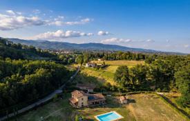 5 odalılar villa 450 m² Lucca'da, İtalya. 1,550,000 €