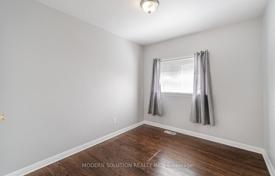 9 odalılar şehir içinde müstakil ev Scarborough'da, Kanada. C$1,285,000