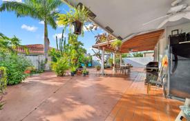 3 odalılar şehir içinde müstakil ev 143 m² Miami'de, Amerika Birleşik Devletleri. $660,000