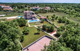 4 odalılar şehir içinde müstakil ev 294 m² Svetvinčenat'da, Hırvatistan. 650,000 €