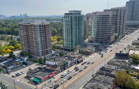 5 odalılar daire North York'da, Kanada. C$913,000