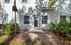 Şehir içinde müstakil ev – Pompano Beach, Florida, Amerika Birleşik Devletleri. $460,000