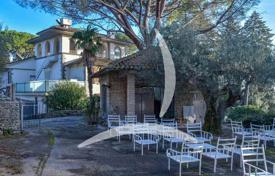 5 odalılar villa 21300 m² Passignano Sul Trasimeno'da, İtalya. 2,200,000 €