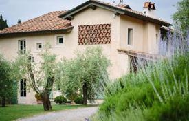 5 odalılar villa 350 m² Camaiore'de, İtalya. $6,300 haftalık