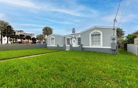 Şehir içinde müstakil ev – Daytona Beach, Florida, Amerika Birleşik Devletleri. $365,000