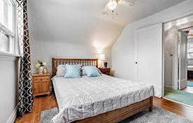 5 odalılar şehir içinde müstakil ev Etobicoke'de, Kanada. C$1,315,000