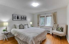 11 odalılar şehir içinde müstakil ev Etobicoke'de, Kanada. C$2,567,000