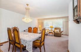 9 odalılar şehir içinde müstakil ev North York'da, Kanada. C$1,608,000
