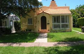 Yazlık ev – Coral Gables, Florida, Amerika Birleşik Devletleri. $724,000
