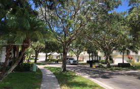 Şehir içinde müstakil ev – Palm Beach Gardens, Florida, Amerika Birleşik Devletleri. $725,000