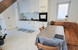 3 odalılar şehir içinde müstakil ev 90 m² Primorje-Gorski Kotar County'da, Hırvatistan. 285,000 €