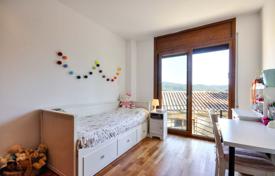 Şehir içinde müstakil ev 392 m² Girona'da, İspanya. 560,000 €