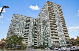 6 odalılar daire Scarborough'da, Kanada. C$914,000