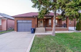 8 odalılar şehir içinde müstakil ev North York'da, Kanada. C$1,548,000