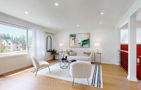 16 odalılar şehir içinde müstakil ev North York'da, Kanada. C$2,323,000