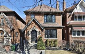 Şehir içinde müstakil ev – Roselawn Avenue, Old Toronto, Toronto,  Ontario,   Kanada. C$2,077,000